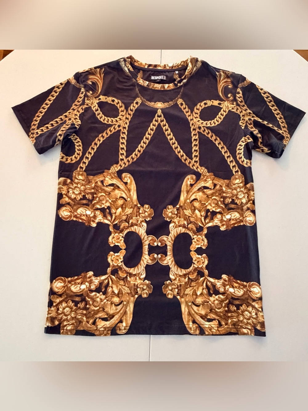 BESPOKE Moda sport | women’s gold chain t-shirt. Size: L